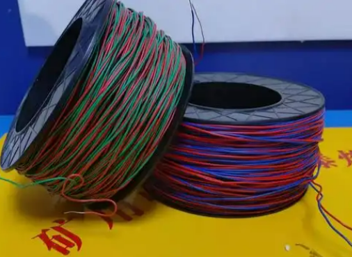 临川放炮线的主要材质有哪些？不同材质的适用场景有何区别？
